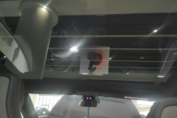 Used Tesla Model Y L 2025 Model Long-Range All-Wheel-Drive Version Headliner