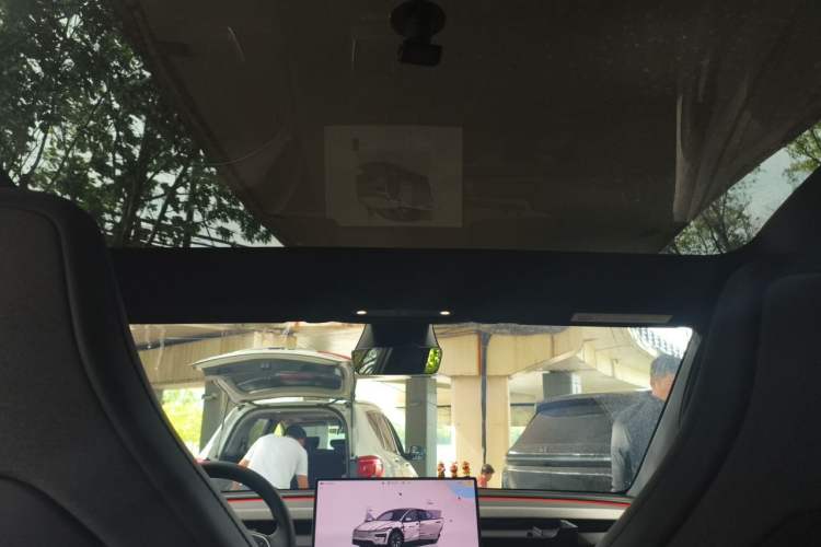 Used Tesla Model Y L 2025 Model Long-Range All-Wheel-Drive Version Headliner