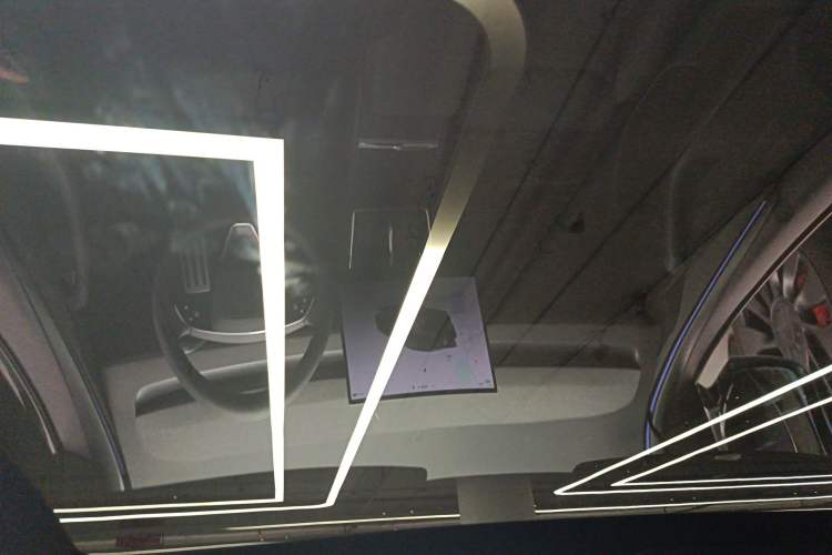 Used Tesla Model Y L 2025 Model Long-Range All-Wheel-Drive Version Headliner