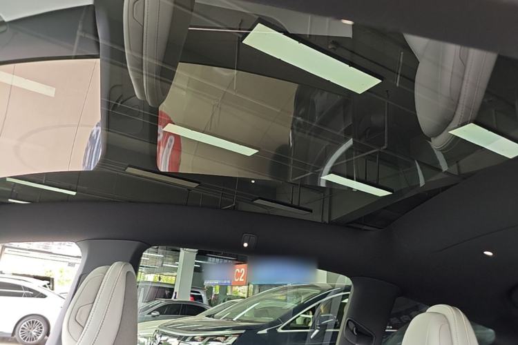 Used Tesla Model Y L 2025 Model Long-Range All-Wheel-Drive Version Headliner