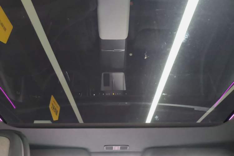 Used Tesla Model Y L 2025 Model Long-Range All-Wheel-Drive Version Headliner