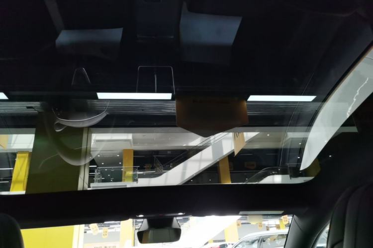 Used Tesla Model Y L 2025 Model Long-Range All-Wheel-Drive Version Headliner