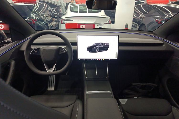 Used Tesla Model Y L 2025 Model Long-Range All-Wheel-Drive Version Interior 2