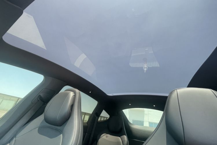 Used Tesla Model Y L 2025 Model Long-Range All-Wheel-Drive Version Interior 5
