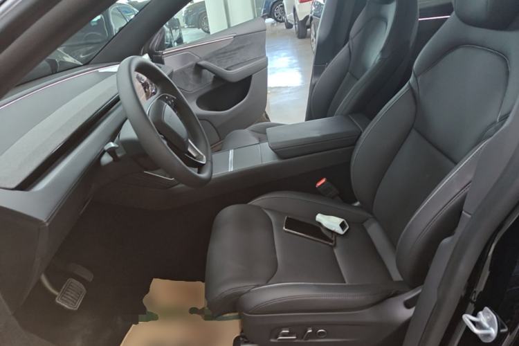 Used Tesla Model Y L 2025 Model Long-Range All-Wheel-Drive Version Left Front Seat