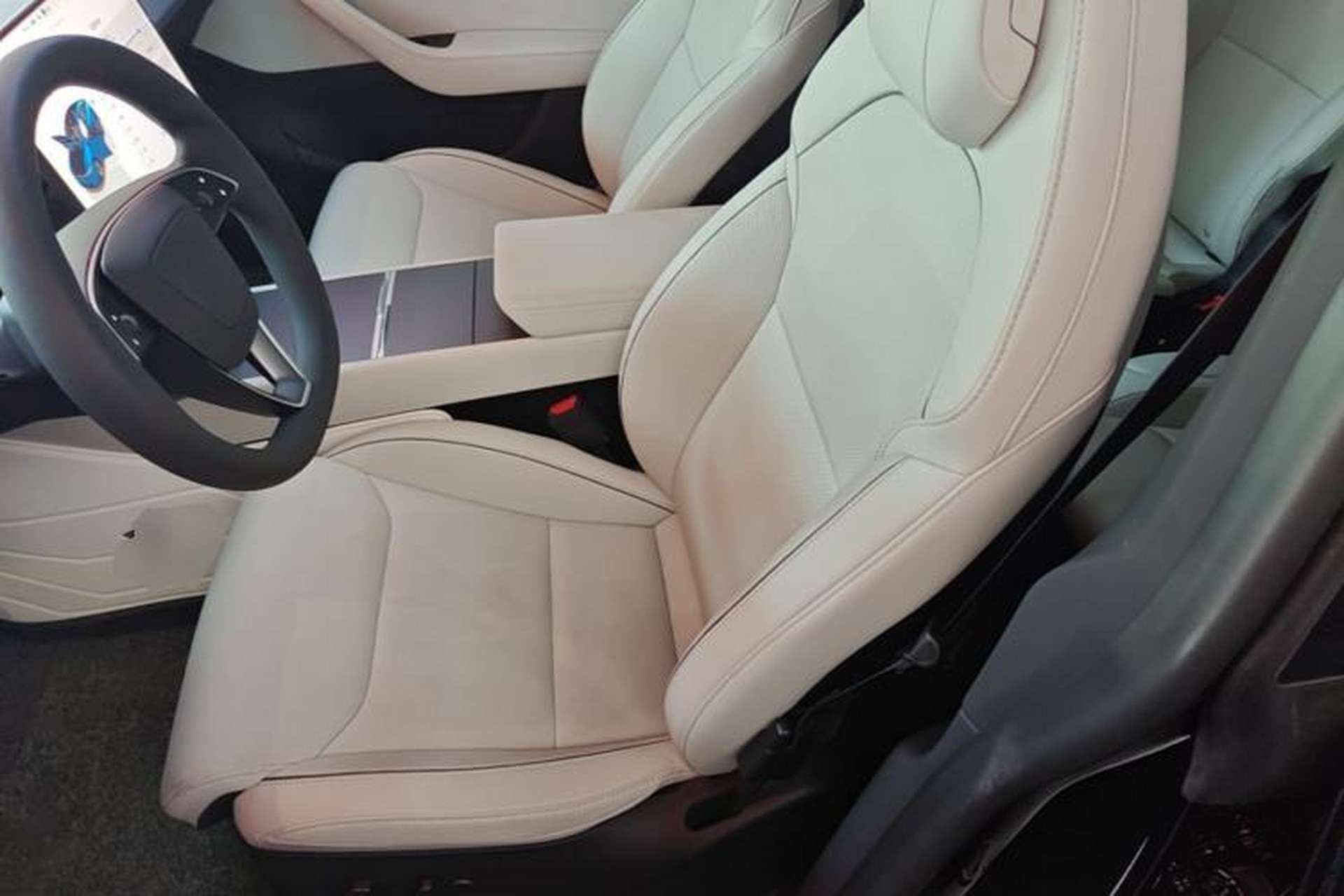 Used Tesla Model Y L 2025 Model Long-Range All-Wheel-Drive Version Left Front Seat