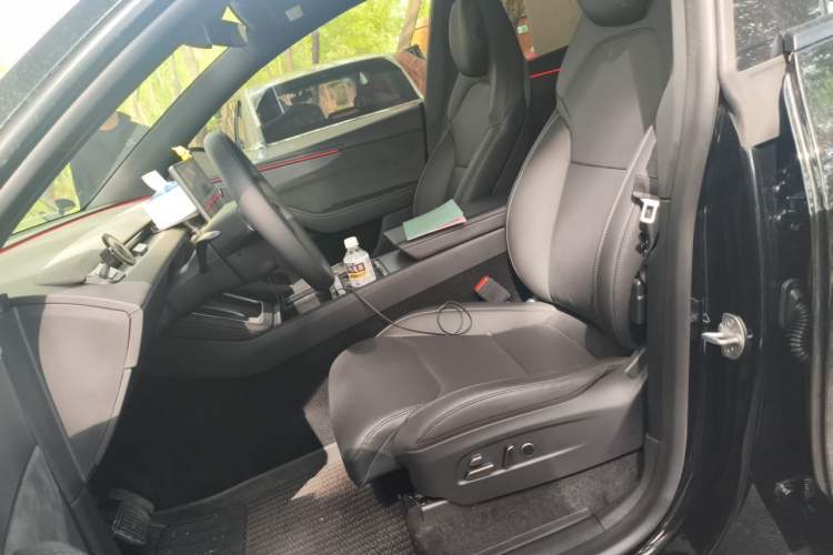 Used Tesla Model Y L 2025 Model Long-Range All-Wheel-Drive Version Left Front Seat