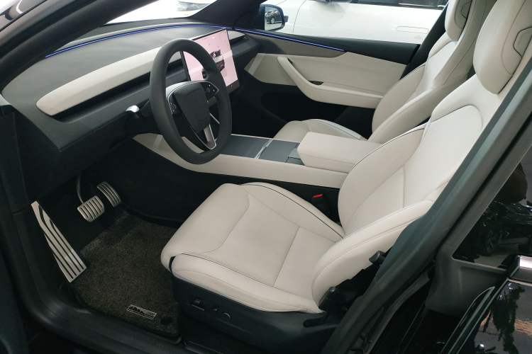 Used Tesla Model Y L 2025 Model Long-Range All-Wheel-Drive Version Left Front Seat