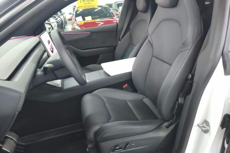 Used Tesla Model Y L 2025 Model Long-Range All-Wheel-Drive Version Left Front Seat
