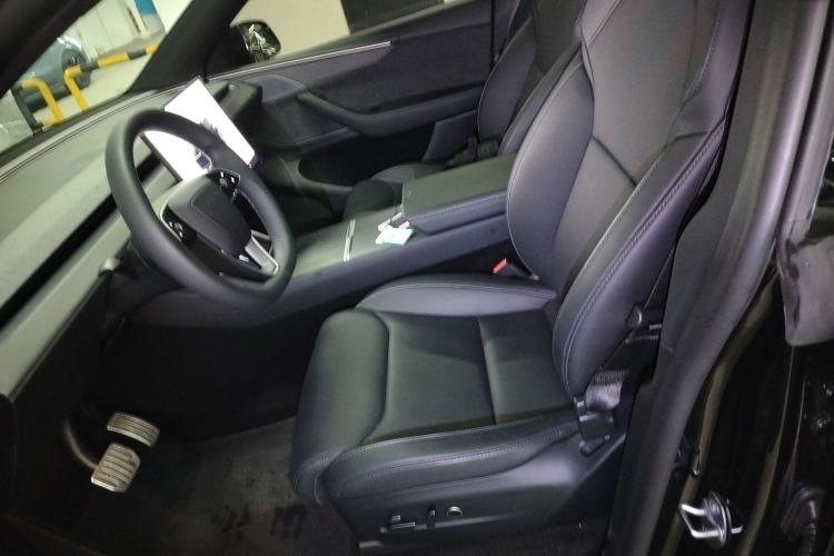 Used Tesla Model Y L 2025 Model Long-Range All-Wheel-Drive Version Left Front Seat
