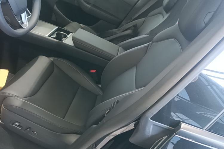 Used Tesla Model Y L 2025 Model Long-Range All-Wheel-Drive Version Left Front Seat