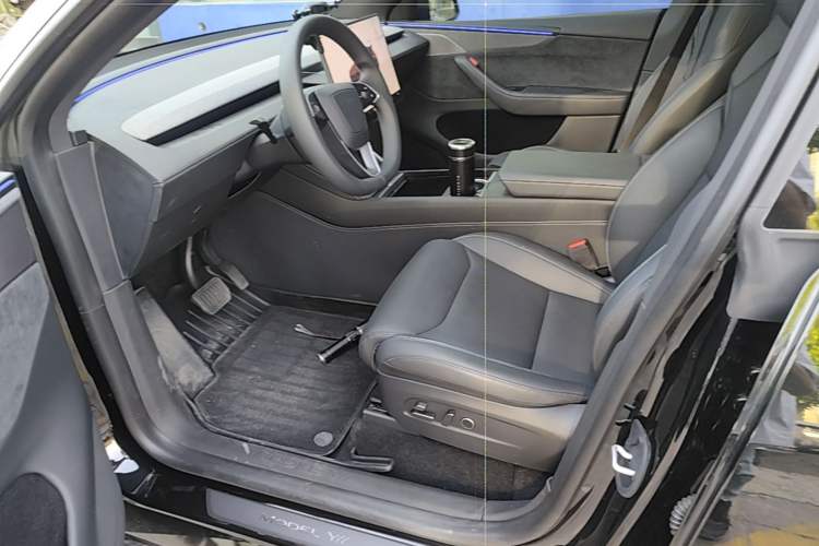 Used Tesla Model Y L 2025 Model Long-Range All-Wheel-Drive Version Left Front Seat