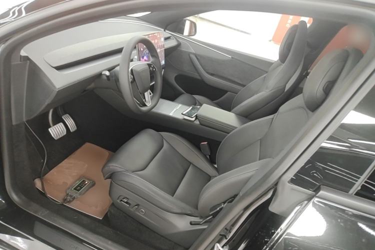 Used Tesla Model Y L 2025 Model Long-Range All-Wheel-Drive Version Left Front Seat