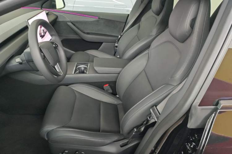 Used Tesla Model Y L 2025 Model Long-Range All-Wheel-Drive Version Left Front Seat