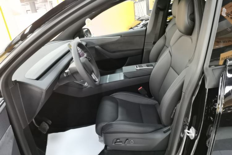 Used Tesla Model Y L 2025 Model Long-Range All-Wheel-Drive Version Left Front Seat
