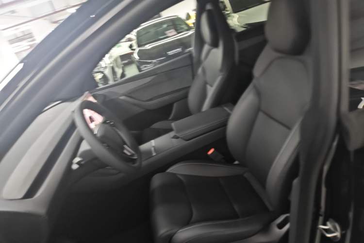 Used Tesla Model Y L 2025 Model Long-Range All-Wheel-Drive Version Left Front Seat