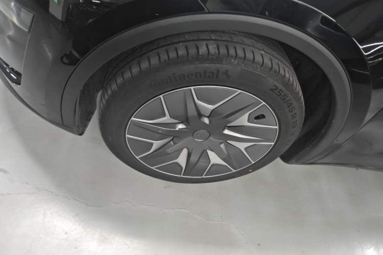 Used Tesla Model Y L 2025 Model Long-Range All-Wheel-Drive Version Left Front Wheel Hub