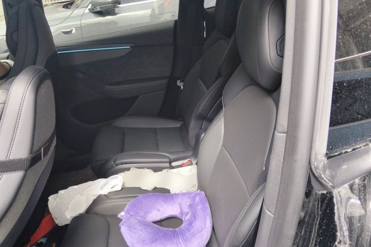 Used Tesla Model Y L 2025 Model Long-Range All-Wheel-Drive Version Left Rear Seat