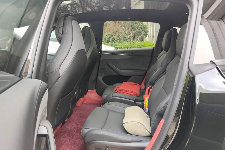 Used Tesla Model Y L 2025 Model Long-Range All-Wheel-Drive Version Left Rear Seat