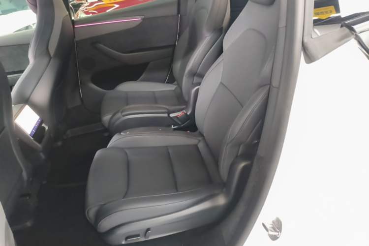Used Tesla Model Y L 2025 Model Long-Range All-Wheel-Drive Version Left Rear Seat