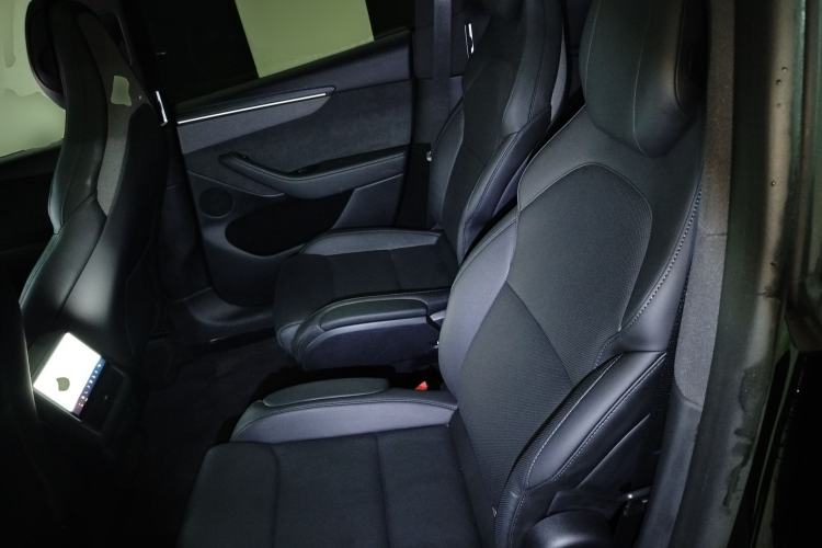 Used Tesla Model Y L 2025 Model Long-Range All-Wheel-Drive Version Left Rear Seat