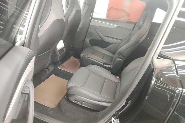 Used Tesla Model Y L 2025 Model Long-Range All-Wheel-Drive Version Left Rear Seat