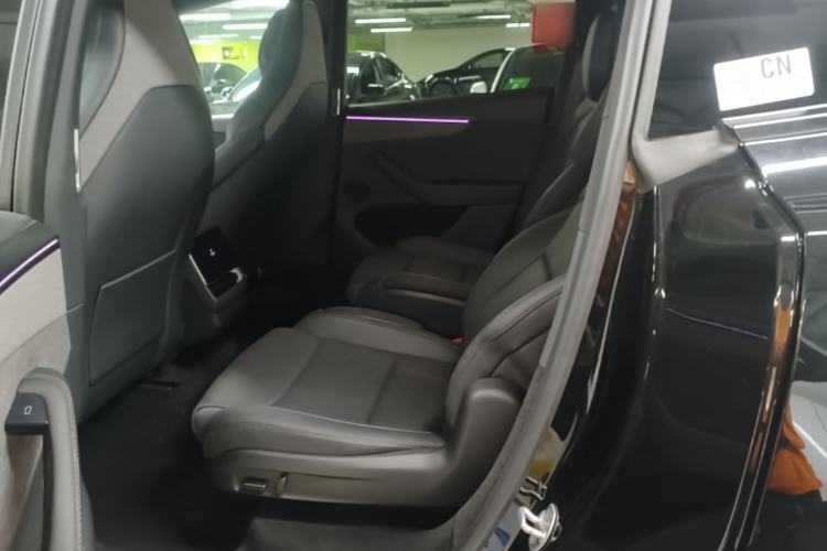 Used Tesla Model Y L 2025 Model Long-Range All-Wheel-Drive Version Left Rear Seat