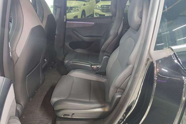 Used Tesla Model Y L 2025 Model Long-Range All-Wheel-Drive Version Left Rear Seat