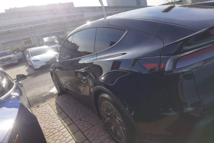 Used Tesla Model Y L 2025 Model Long-Range All-Wheel-Drive Version Left Side