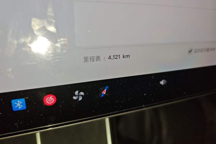 Used Tesla Model Y L 2025 Model Long-Range All-Wheel-Drive Version Odometer Close Up