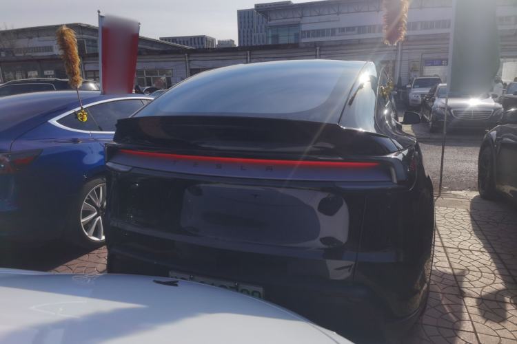 Used Tesla Model Y L 2025 Model Long-Range All-Wheel-Drive Version Rear