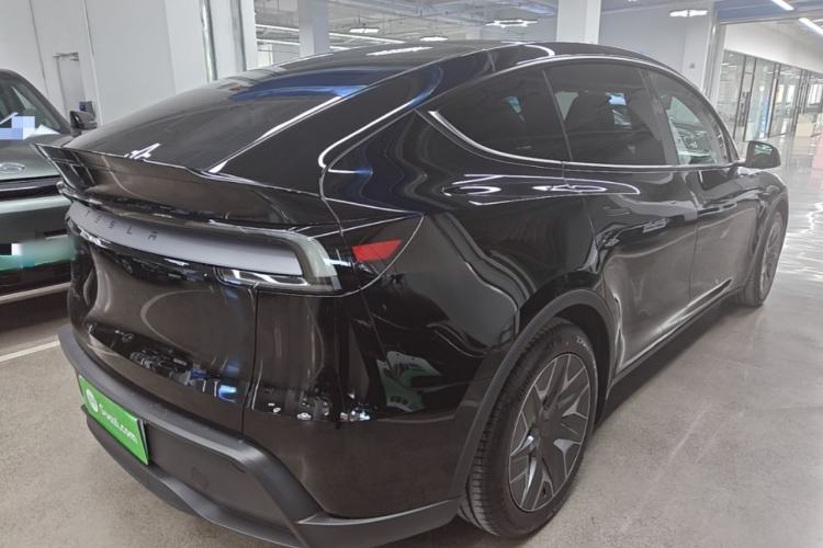 Used Tesla Model Y L 2025 Model Long-Range All-Wheel-Drive Version Rear Right 45 Deg