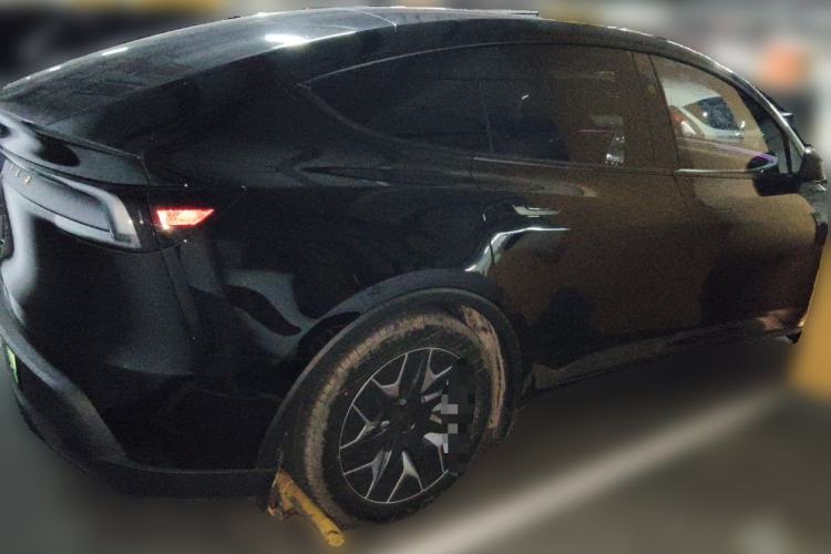 Used Tesla Model Y L 2025 Model Long-Range All-Wheel-Drive Version Rear Right 45 Deg
