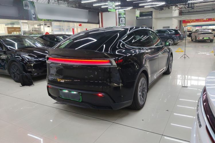 Used Tesla Model Y L 2025 Model Long-Range All-Wheel-Drive Version Rear Right 45 Deg