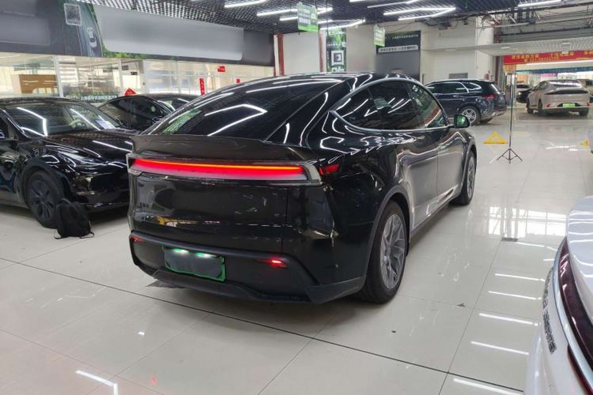 Used Tesla Model Y L 2025 Model Long-Range All-Wheel-Drive Version Rear Right 45 Deg