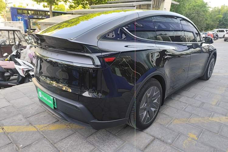 Used Tesla Model Y L 2025 Model Long-Range All-Wheel-Drive Version Rear Right 45 Deg