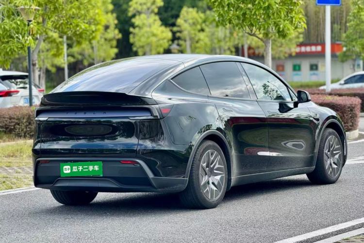 Used Tesla Model Y L 2025 Model Long-Range All-Wheel-Drive Version Rear Right 45 Deg