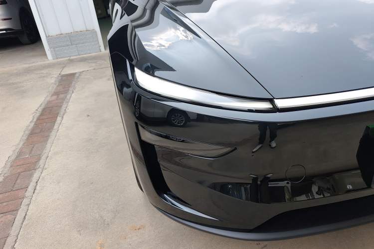 Used Tesla Model Y L 2025 Model Long-Range All-Wheel-Drive Version Right Front Headlight
