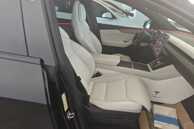 Used Tesla Model Y L 2025 Model Long-Range All-Wheel-Drive Version Right Front Seat