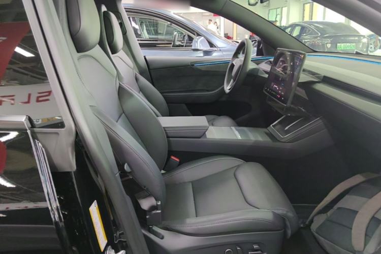 Used Tesla Model Y L 2025 Model Long-Range All-Wheel-Drive Version Right Front Seat