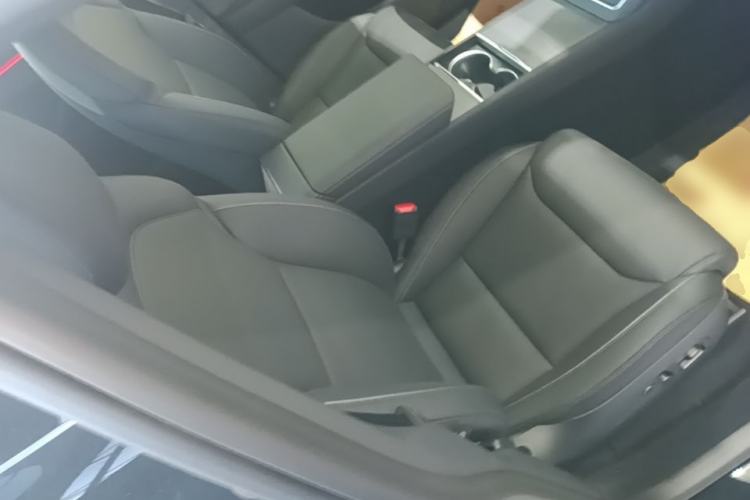 Used Tesla Model Y L 2025 Model Long-Range All-Wheel-Drive Version Right Front Seat