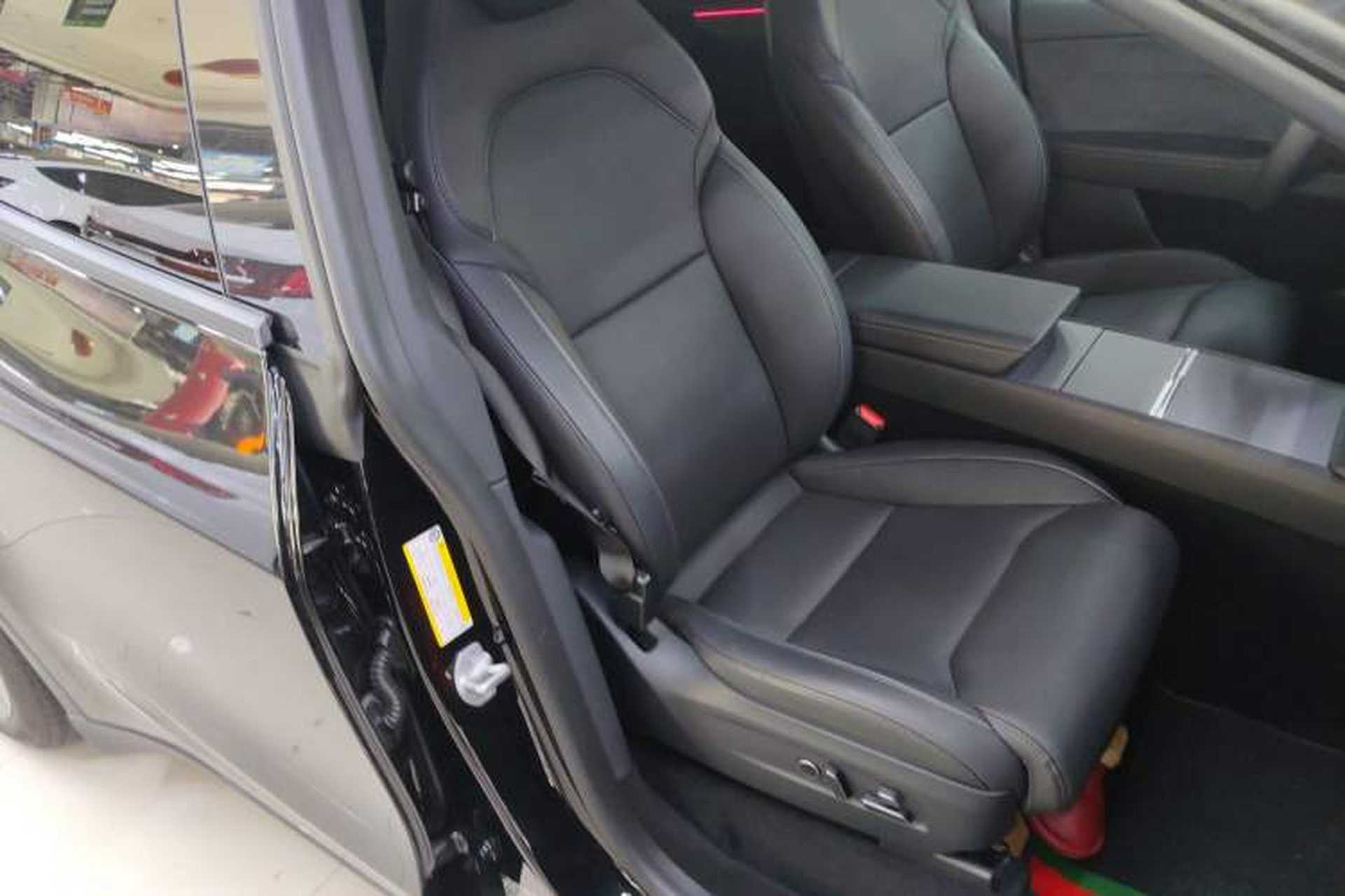 Used Tesla Model Y L 2025 Model Long-Range All-Wheel-Drive Version Right Front Seat