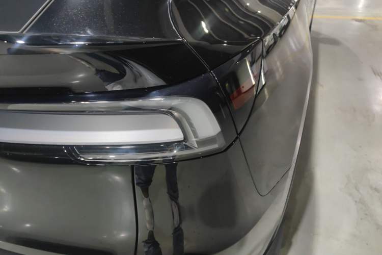 Used Tesla Model Y L 2025 Model Long-Range All-Wheel-Drive Version Right Rear Taillight