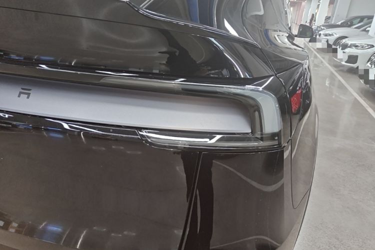 Used Tesla Model Y L 2025 Model Long-Range All-Wheel-Drive Version Right Rear Taillight