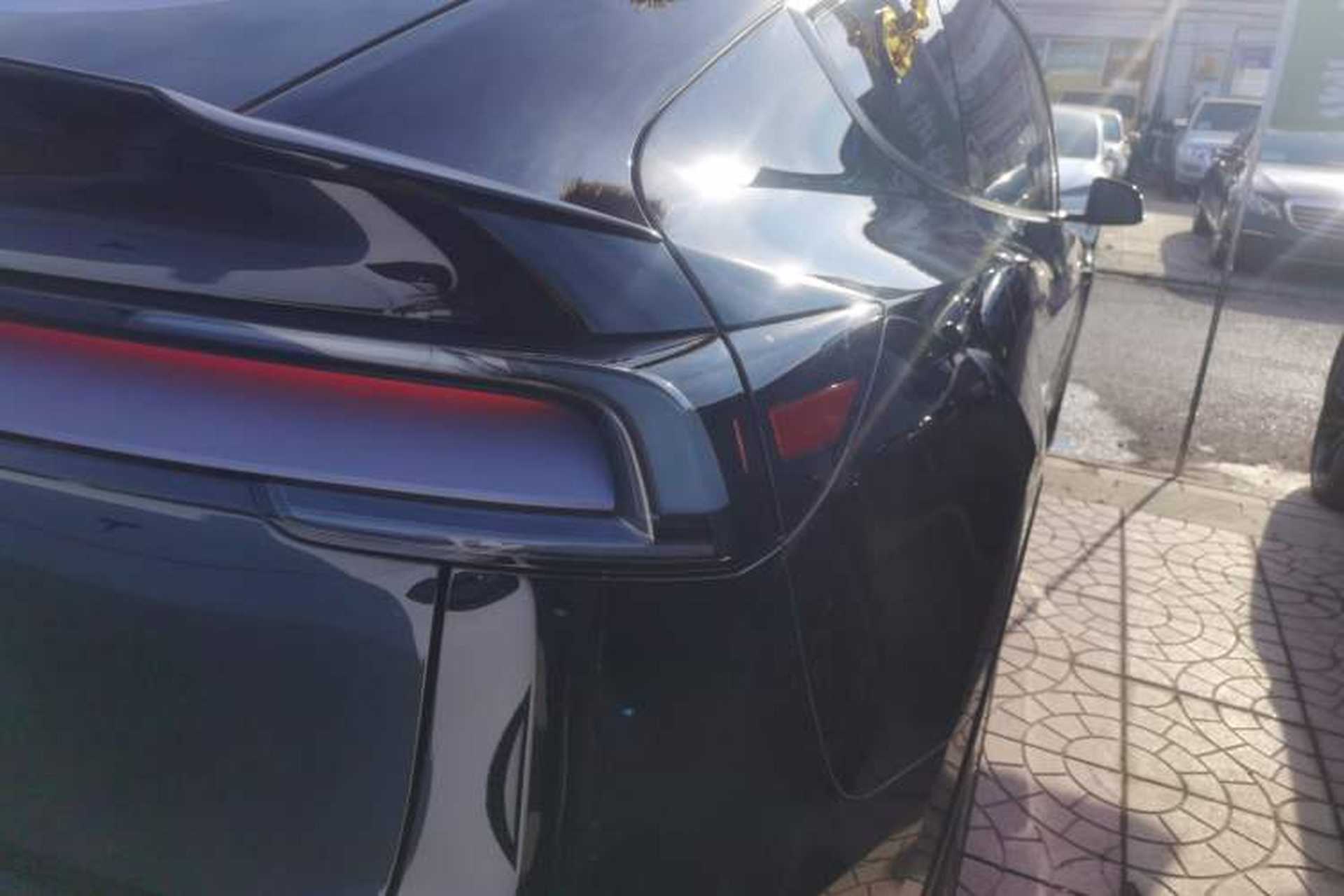 Used Tesla Model Y L 2025 Model Long-Range All-Wheel-Drive Version Right Rear Taillight