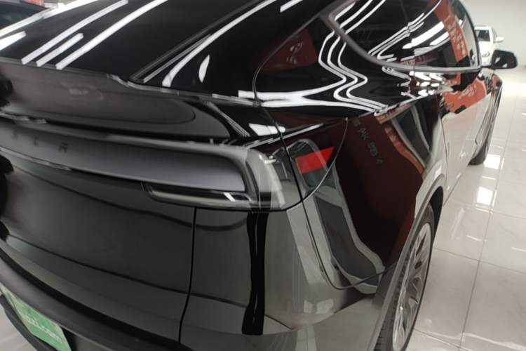 Used Tesla Model Y L 2025 Model Long-Range All-Wheel-Drive Version Right Rear Taillight