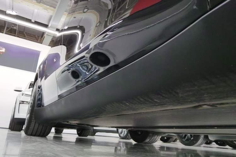 Used Tesla Model Y L 2025 Model Long-Range All-Wheel-Drive Version Right Side Sill