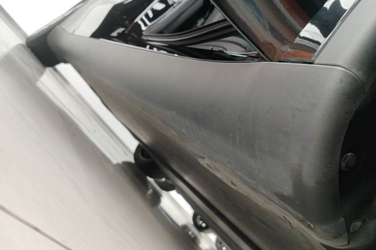 Used Tesla Model Y L 2025 Model Long-Range All-Wheel-Drive Version Right Side Sill