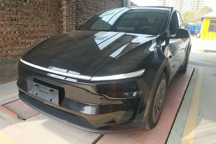 Tesla Model Y L 2025 Model Long-Range All-Wheel-Drive Version