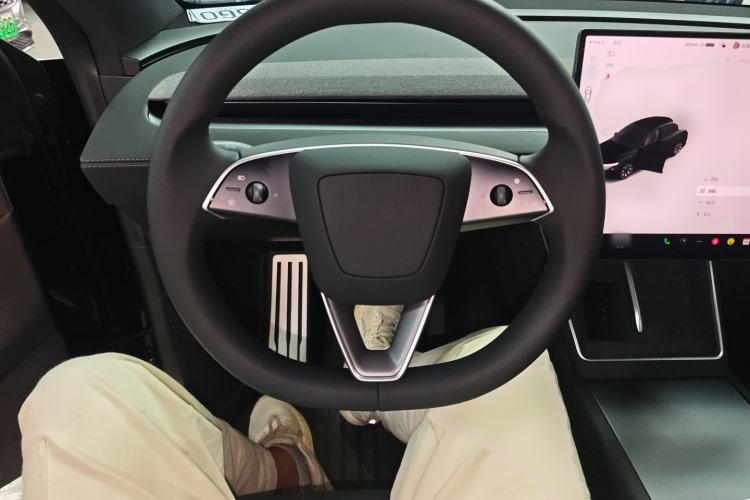 Used Tesla Model Y L 2025 Model Long-Range All-Wheel-Drive Version Steering Wheel